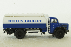 Berliet GLR8 M2 Tank truck Huiles Berliet year 1960 blue/white, Hachette 1:43