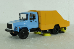 ПУМ-1 (3307) подметально-уборочная на шасси Газ-3307, Легендарные грузовики СССР №101 1:43