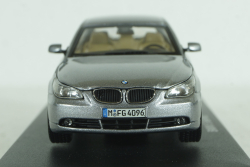 BMW 545i (E60) 2003, silver, 03501S, Kyosho 1:43