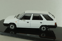 Skoda Forman 1990, white, CLC575, IXO 1:43