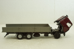 Маз-6303 борт с тентом 1985г бордовый/серый, АвтоИстория 1:43