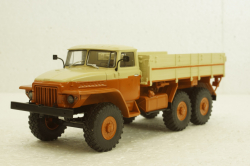 Урал-377 борт, оранжевый/бежевый, АвтоИстория 1:43
