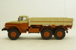 Урал-377 борт, оранжевый/бежевый, АвтоИстория 1:43
