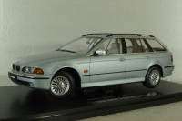 BMW 5er Serie (E39) Touring 1998, silver, T9-1800390, Triple 9 1:18