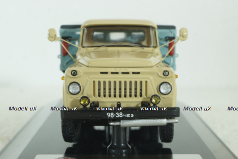 Газ-52 Автомобиль для транспортировки баллонов со сжиженным газом СТБ1-52 1973 г., 105242, DiP Models 1:43