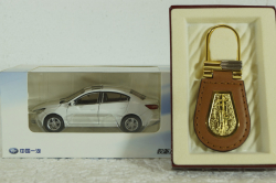 Junpai A70, white, China  1:43 + брелок