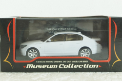 BMW 545i Sedan E60, 2003, white, 03501W, Kyosho 1:43