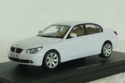 BMW 545i Sedan E60, 2003, white, 03501W, Kyosho 1:43
