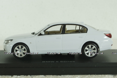BMW 545i Sedan E60, 2003, white, 03501W, Kyosho 1:43