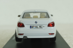 BMW 545i Sedan E60, 2003, white, 03501W, Kyosho 1:43