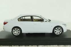 BMW 545i Sedan E60, 2003, white, 03501W, Kyosho 1:43
