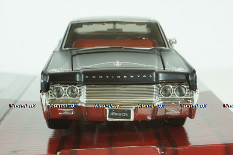 Lincoln Continental Black 1966, Maisto 1:26
