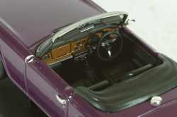 Triumph TR6 purple, Vanguards 1:43