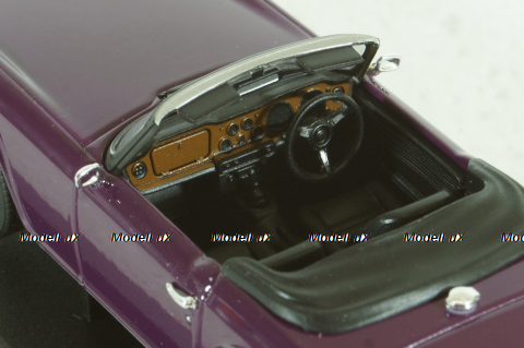 Triumph TR6 purple, Vanguards 1:43
