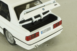 BMW M3 (E30) white, 24982W, CHE ZHI 1:24