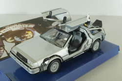 DeLorean Time Machine from movie Back to the Future Future II, 22441, Welly 1:24