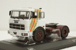 Fiat 690 T1 (1961) white, TR126, IXO 1:43