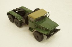 Урал-375С тягач, зелений, АвтоИстория 1:43