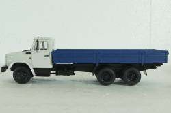 Зил-133Г40, бортовой, белый/синий, АвтоИсторя 1:43