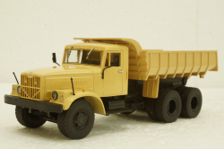 Краз-256Б1 самосвал, песочный, АвтоИстория 1:43