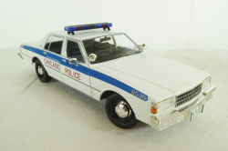 Chevrolet Caprice CAPS Chicago Police 1989, 19128, Greenlights 1:18