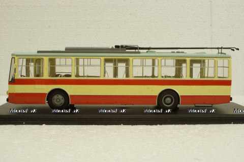 Skoda-14TR троллейбус красно-бежевый, SSM4042, SSM 1:43