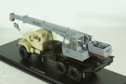 КРАЗ-255Б1 КС-3575 Автокран бежевый/серый, SSM1184, SSM 1:43