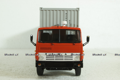 КАМАЗ-53212 контейнеровоз с прицепом ГКБ-8350, SSM7030, SSM 1:43