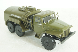 Урал-ТЗ-5 (375) Топливозаправщик на шасси Урал-375 Легендарные Грузовики СССР №10, 1:43