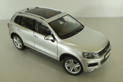 Volkswagen Touareg TSI 2010, silver, 08822CS, Kyosho 1:18