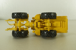 К-701 Кировец, трактор 1971, желтый Minigrad 1:43