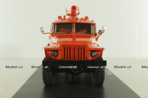 АЦ-40-Ц1А на шасси Урал 375Н, красный, без надписей, SSM1230, SSM 1:43 Уценка!