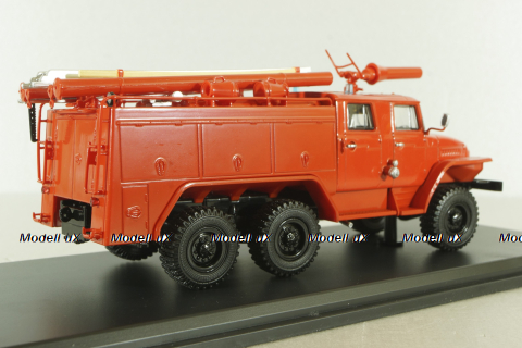 АЦ-40-Ц1А на шасси Урал 375Н, красный, без надписей, SSM1230, SSM 1:43 Уценка!