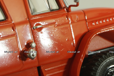 АЦ-40-Ц1А на шасси Урал 375Н, красный, без надписей, SSM1230, SSM 1:43 Уценка!