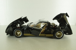 Lamborghini Miura SVR black/gold, 08319BKG, Kyosho 1:18