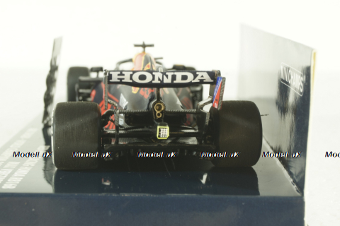Red Bull Racing Honda RB16B - Max Verstappen – Winner Abu Dhabi GP 2021 W/Pitboard – WC 2021, 410212333, Minichamps 1:43