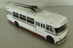 КТБ-4 (Киев-4) 1963, белый/красный, Советский автобус 1:43 Уценка!