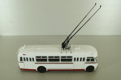 КТБ-4 (Киев-4) 1963, белый/красный, Советский автобус 1:43 Уценка!