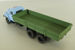 Зил-133ГЯ бортовой, голуб/зелен, 100275, АвтоИстория 1:43 Уценка!