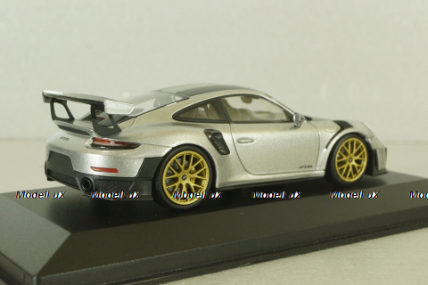 Porsche 911 (991.2) GT2RS Weissach package 2018, silver with gold rims, 413067231, Minichamps 1:43