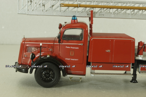 Mercedes L 6600  fire ladder 1951, blue,  03091, Schuco 1:43