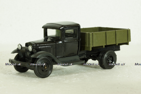 ГАЗ-АА, черный/хаки в коробке, з-д Двигатель 1:43 