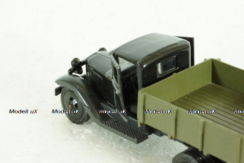 ГАЗ-АА, черный/хаки в коробке, з-д Двигатель 1:43 