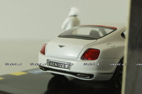 Bentley Continental Super Sport 2007 TopGear with figure of Stig, matt white, 519431390, Minichamps 1:43