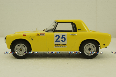 Honda S800 Closet Convertible Racing #25, T9-1800193, Triple9 1:18