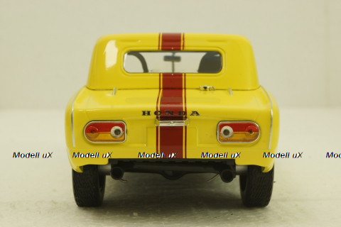 Honda S800 Closet Convertible Racing #25, T9-1800193, Triple9 1:18