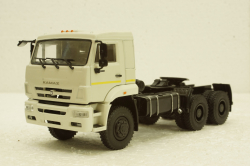 Камаз-65225 тягач 6х6, білий, АвтоИстория 1:43