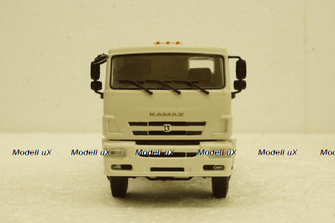 Камаз-65225 тягач 6х6, білий, АвтоИстория 1:43