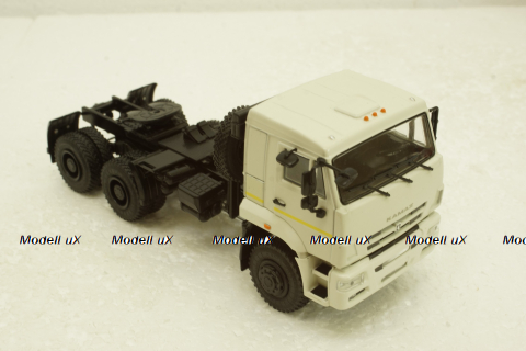 Камаз-65225 тягач 6х6, білий, АвтоИстория 1:43