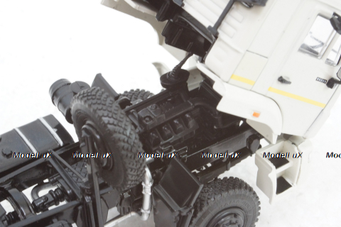 Камаз-65225 тягач 6х6, білий, АвтоИстория 1:43